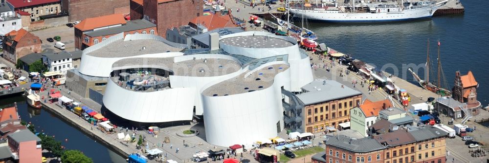 Aerial image Stralsund - Harbor island by Ozeaneum Oceanographic Museum in Stralsund in Mecklenburg - Western Pomerania