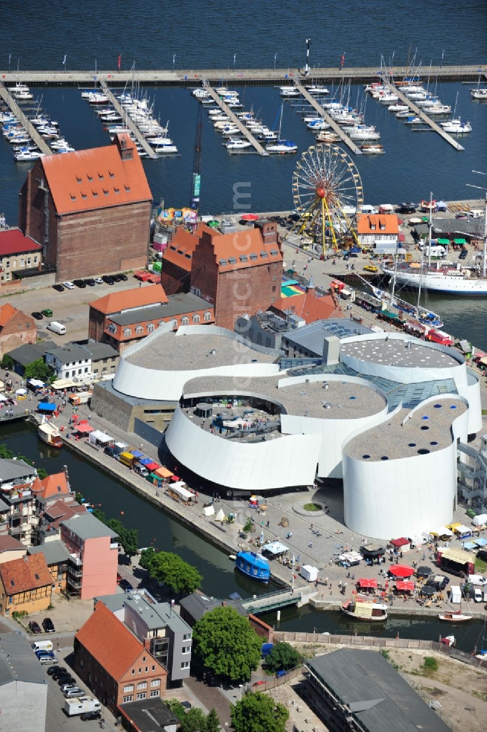 Aerial image Stralsund - Harbor island by Ozeaneum Oceanographic Museum in Stralsund in Mecklenburg - Western Pomerania