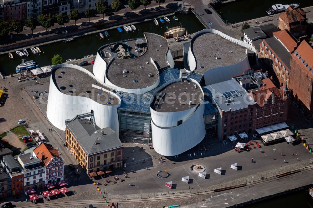 Aerial image Stralsund - Harbor island by Ozeaneum Oceanographic Museum in Stralsund in Mecklenburg - Western Pomerania