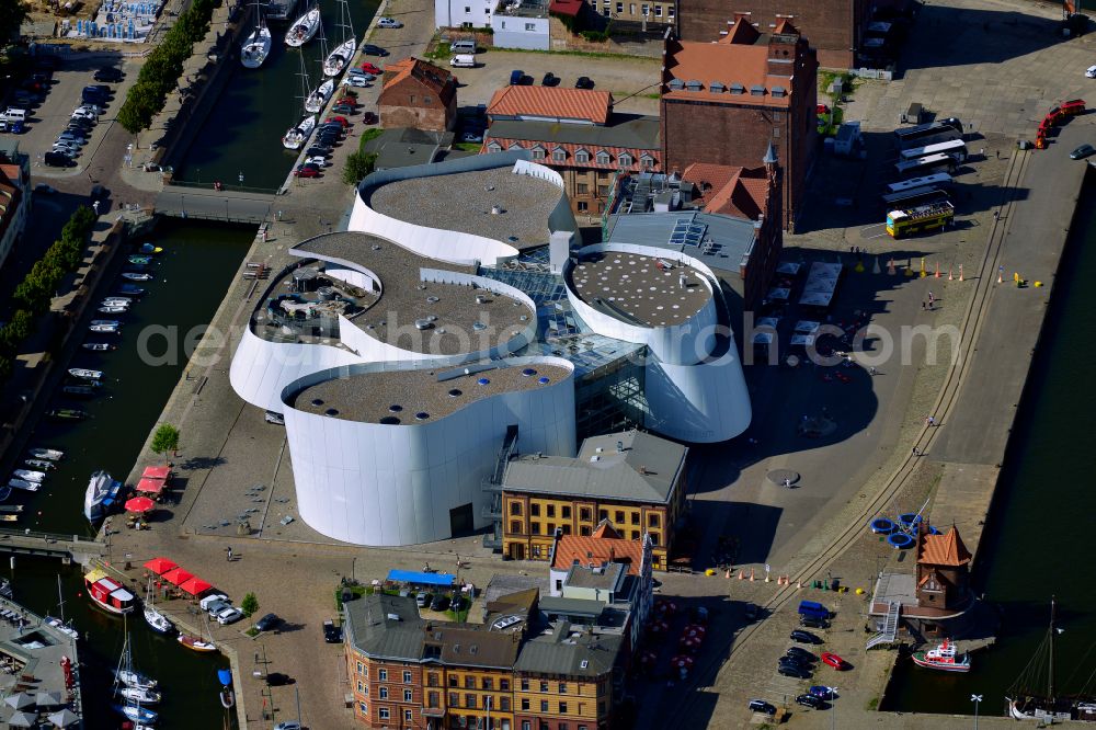 Stralsund from the bird's eye view: harbor island by Ozeaneum Oceanographic Museum in Stralsund in Mecklenburg - Western Pomerania