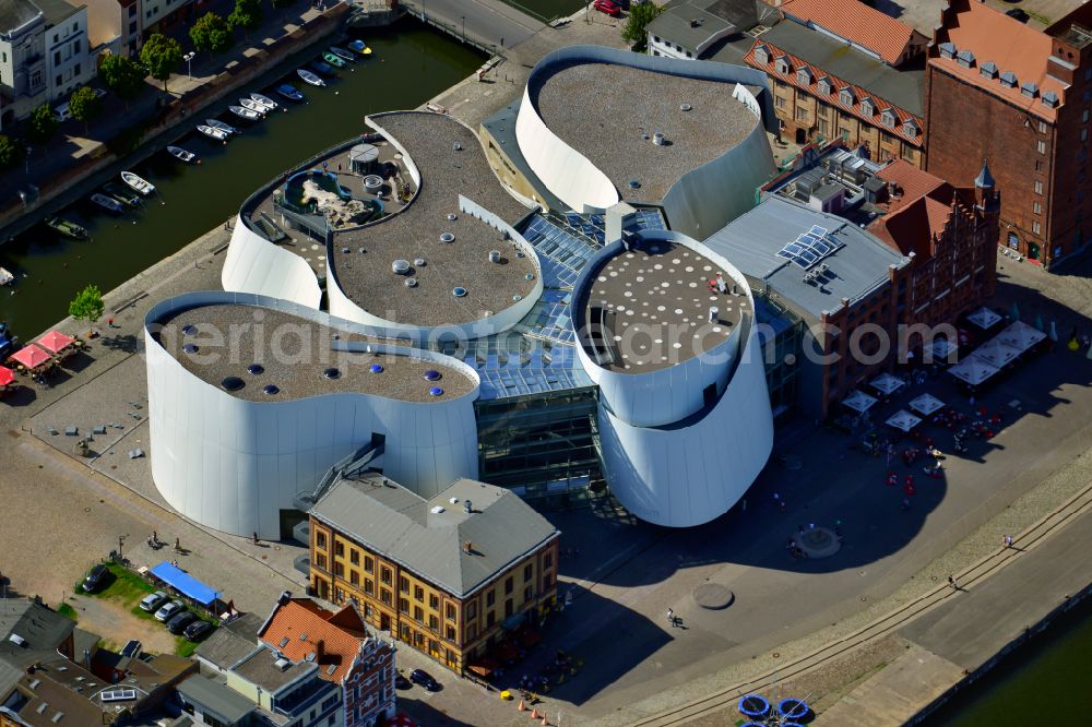 Aerial image Stralsund - harbor island by Ozeaneum Oceanographic Museum in Stralsund in Mecklenburg - Western Pomerania