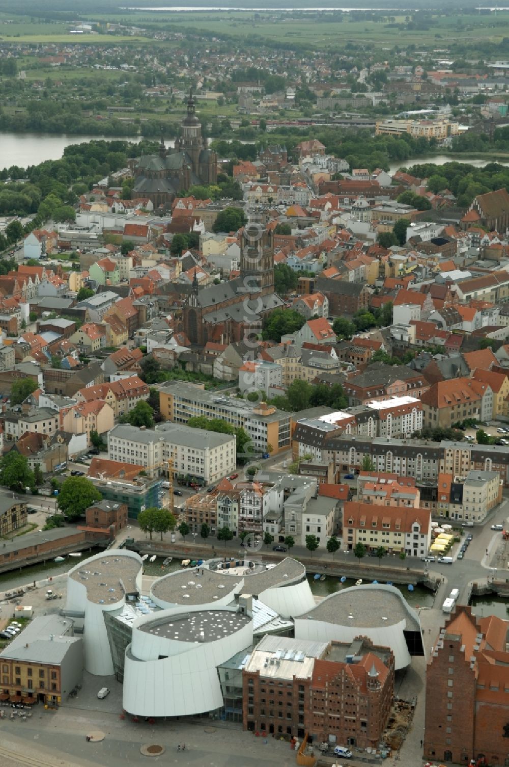 Aerial photograph Stralsund - Harbor island by Ozeaneum Oceanographic Museum in Stralsund in Mecklenburg - Western Pomerania