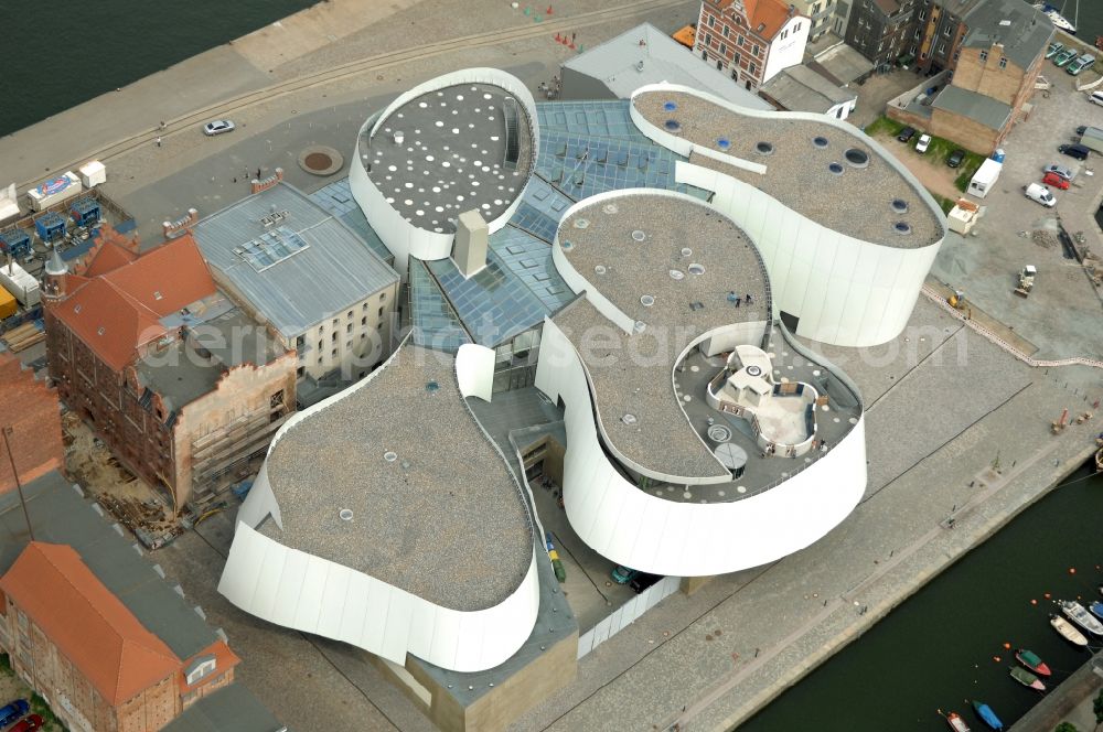 Aerial photograph Stralsund - Harbor island by Ozeaneum Oceanographic Museum in Stralsund in Mecklenburg - Western Pomerania