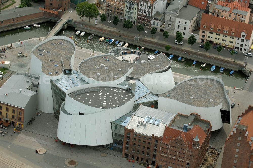 Aerial photograph Stralsund - Harbor island by Ozeaneum Oceanographic Museum in Stralsund in Mecklenburg - Western Pomerania