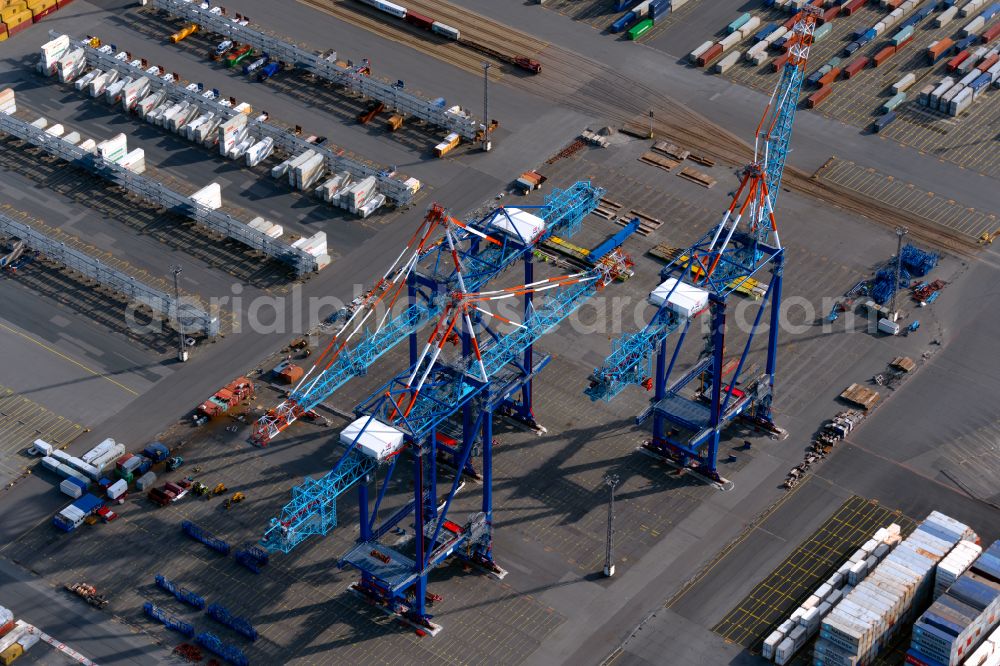 Aerial photograph Bremerhaven - Port cranes in the Ueberseehafen in the district Stadtbremisches Ueberseehafengebiet Bremerhaven in Bremerhaven in the state Bremen, Germany