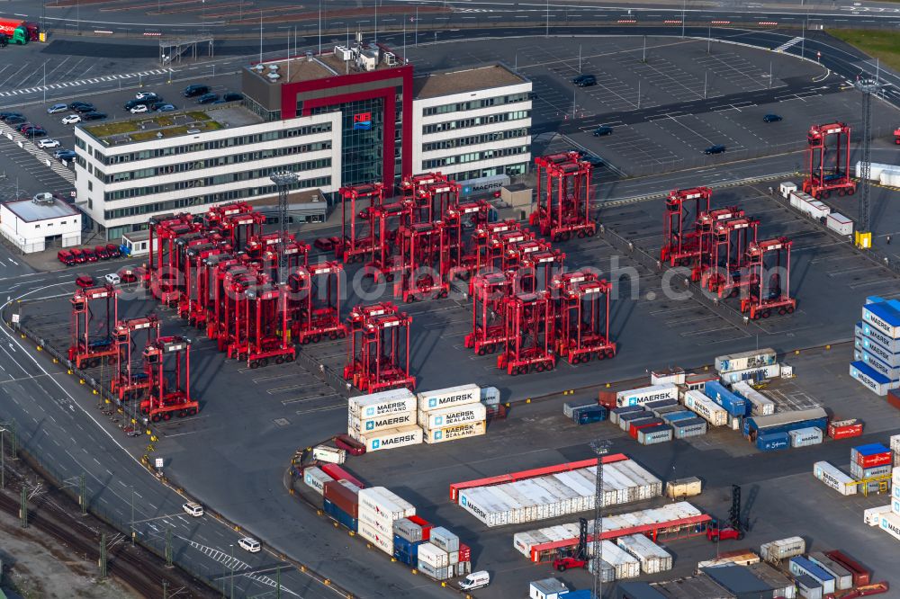 Bremerhaven from above - Port cranes in the Ueberseehafen in the district Stadtbremisches Ueberseehafengebiet Bremerhaven in the district Stadtbremisches Ueberseehafengebiet Bremerhaven in Bremerhaven in the state Bremen, Germany