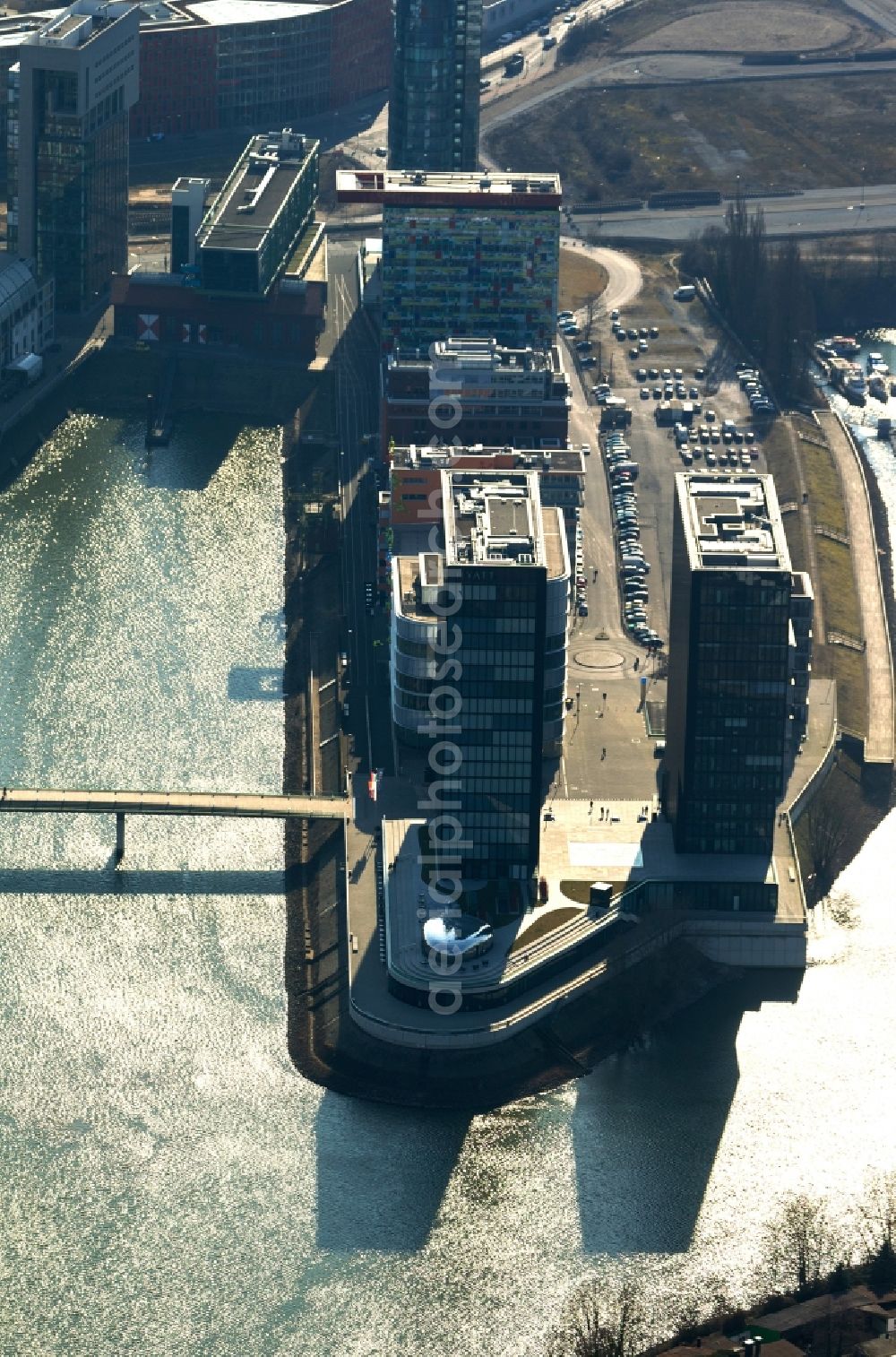 Aerial photograph Düsseldorf - View of the in the Hafenspitze in Düsseldorf in the state North Rhine-Westphalia. At the top of the Hafenspitze is the Hyatt-Hotel