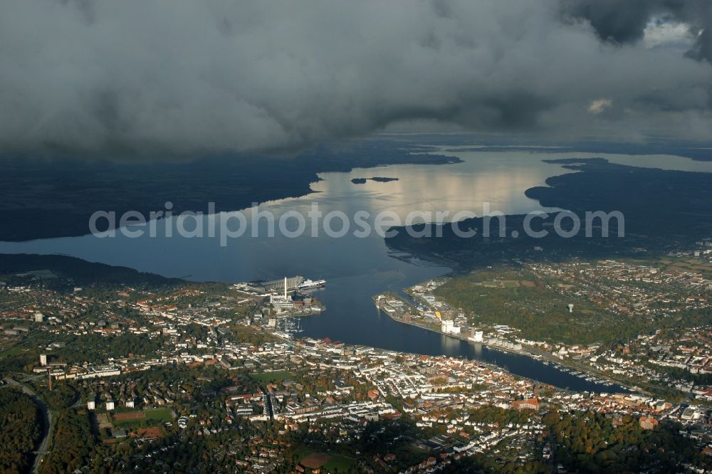 Flensburg from the bird's eye view: Seaport town of Flensburg in Schleswig-Holstein. Clouds over the Flensburg Fjord