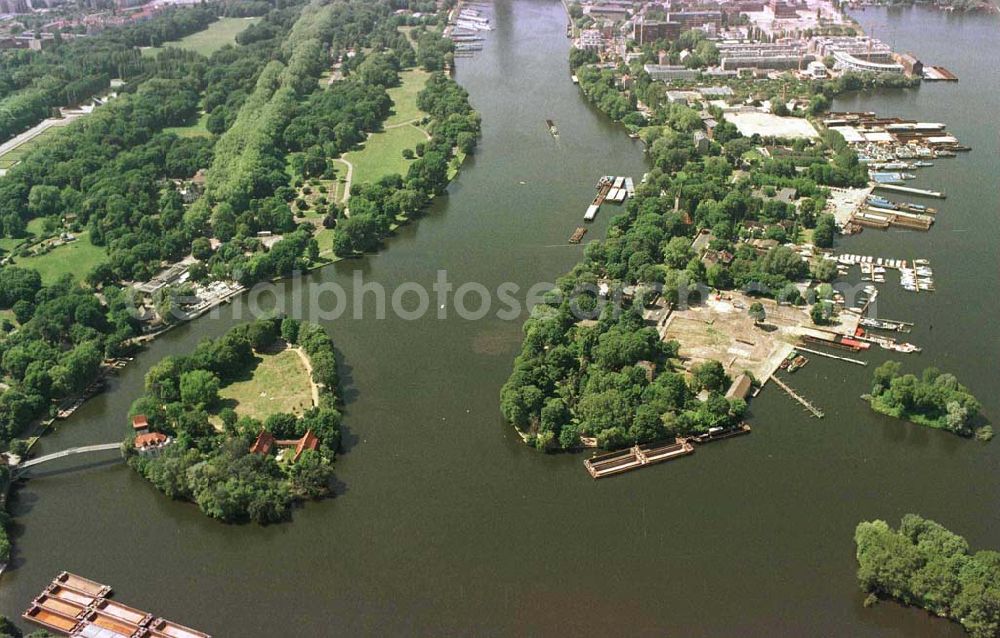 Berlin - Friedrichshain from above - Halbinsel Alt-Stralau.