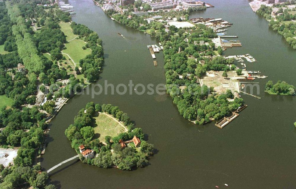 Berlin - Friedrichshain from the bird's eye view: Halbinsel Alt-Stralau.