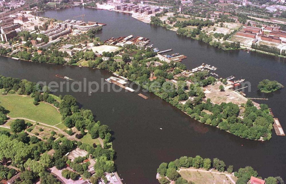 Berlin - Friedrichshain from the bird's eye view: Halbinsel Alt-Stralau.