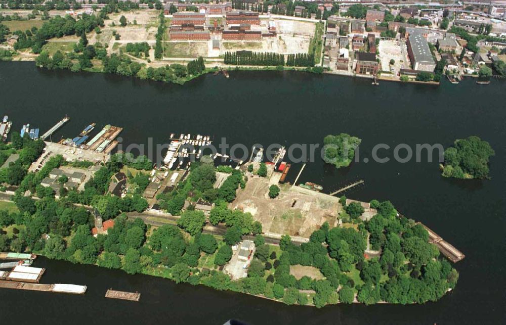 Berlin-Friedrichshain-Stralau from above - Halbinsel Alt-Stralau.