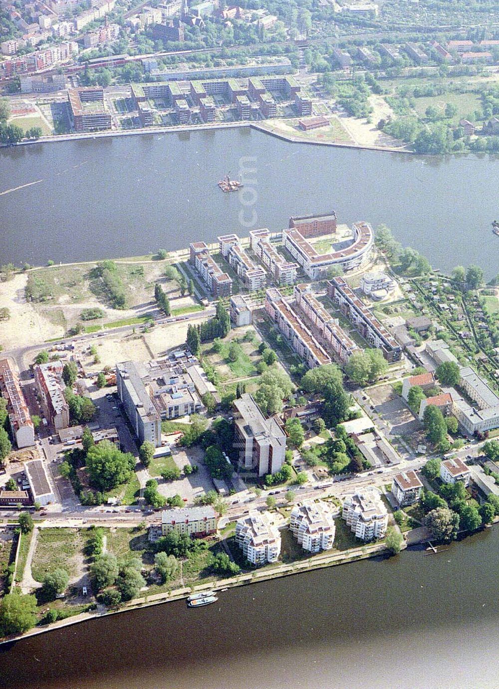 Aerial image Berlin - Friedrichshain - Halbinsel Alt-Stralau mit der Rummelsburger Bucht in Berlin - Friedrichshain.