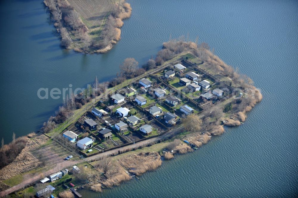 Rattmannsdorf from above - 09/03/2012 RATTMANNSDORF view of the peninsula with small garden on the lake in Rattmannsdorf