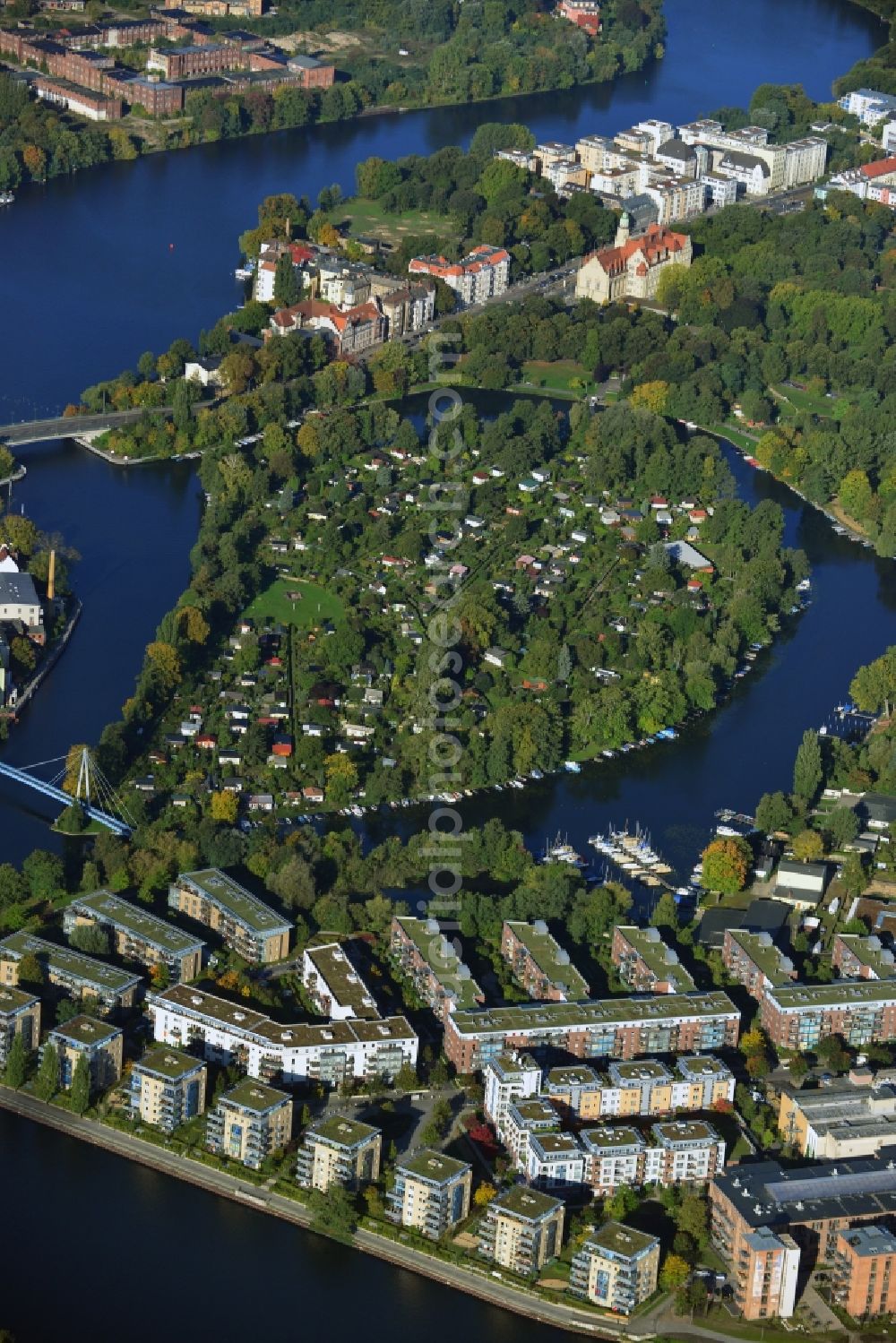 Aerial photograph Berlin OT Köpenick - View of the peninsula Krusenick in the district of Koepnick in Berlin