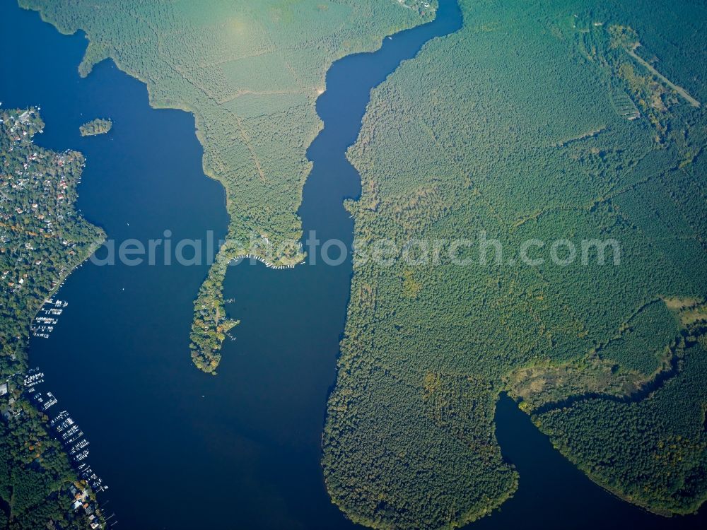 Aerial image Berlin - Peninsula on the lake Langer See ( Dahme ) and the lake Grosse Krampe in Mueggelheim in the state Berlin