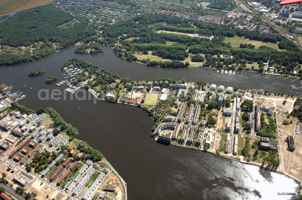 Aerial image Berlin - Blick auf die Halbinsel Stralau am Rummelsburger See mit dem Entwicklungsgebiet an der Rummelsburger Bucht.