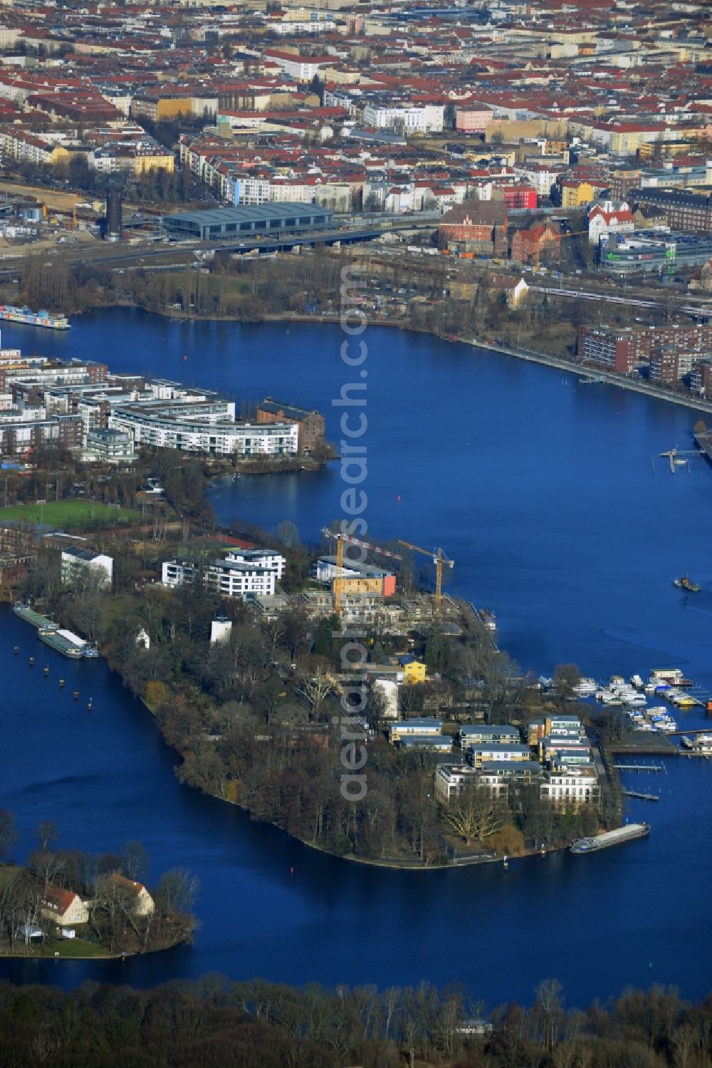 Aerial image Berlin Friedrichshain - Stralau peninsula on the Spree course and Rummelsburger Bay in Berlin - Friedrichshain