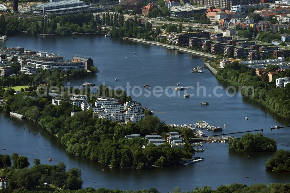 Aerial image Berlin - Stralau peninsula on the Spree course and Rummelsburger Bay in Berlin - Friedrichshain