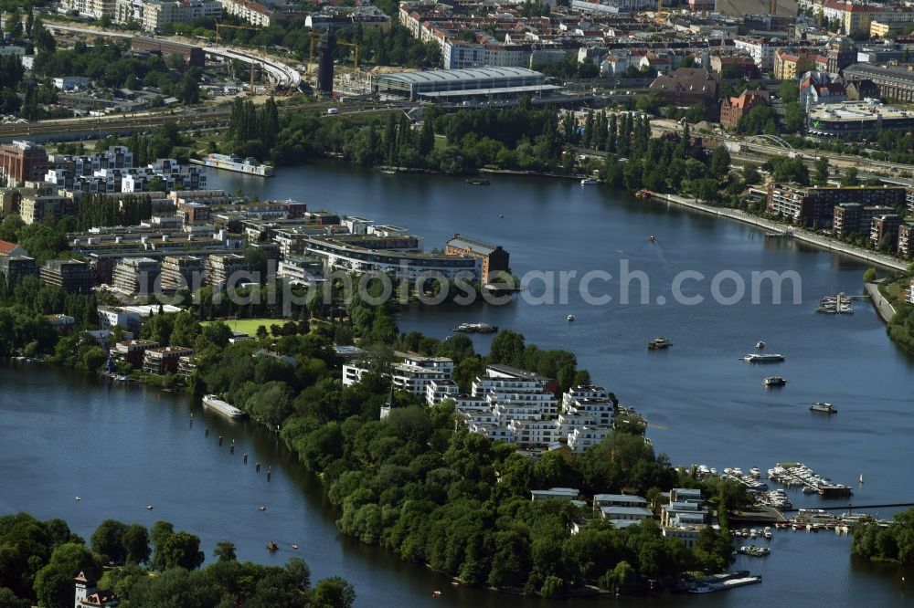 Aerial photograph Berlin - Stralau peninsula on the Spree course and Rummelsburger Bay in Berlin - Friedrichshain