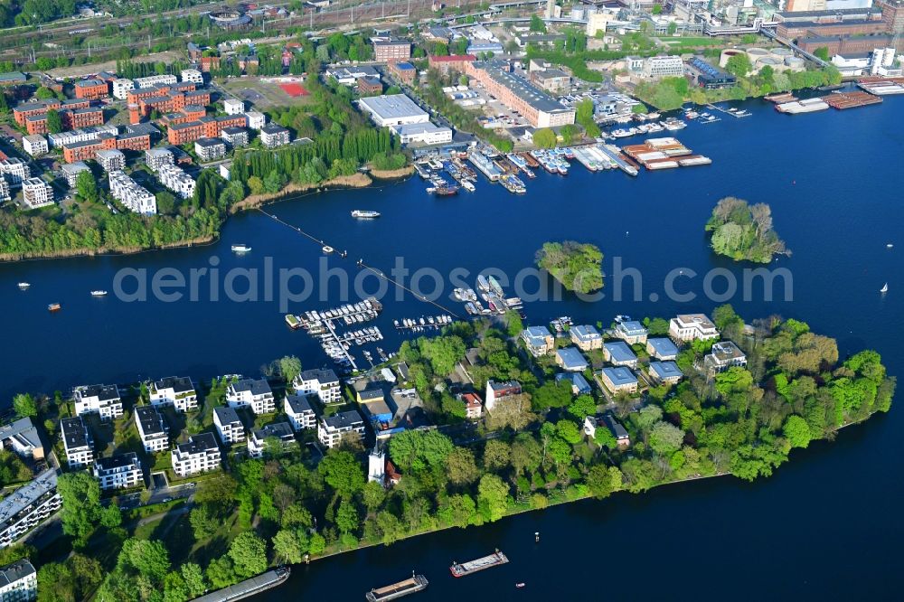 Aerial photograph Berlin - Stralau peninsula on the Spree river at the Rummelsburger Bucht in the district Friedrichshain in Berlin