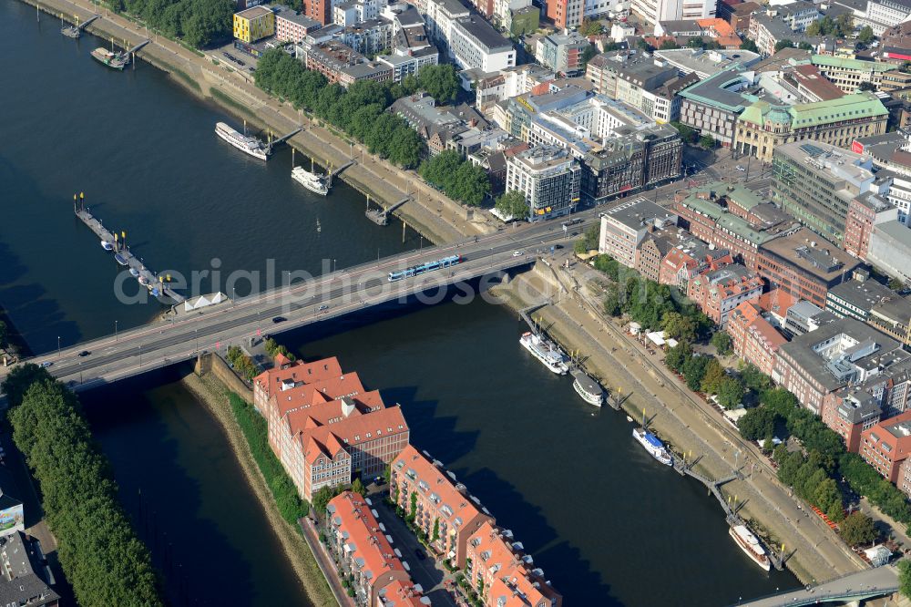 Bremen from the bird's eye view: Teerhof Peninsula between the rivers Weser and Kleine Weser in front of the historic town centre of Bremen in Germany. The Museum of Modern Art Weserbug is located in the North of the isle