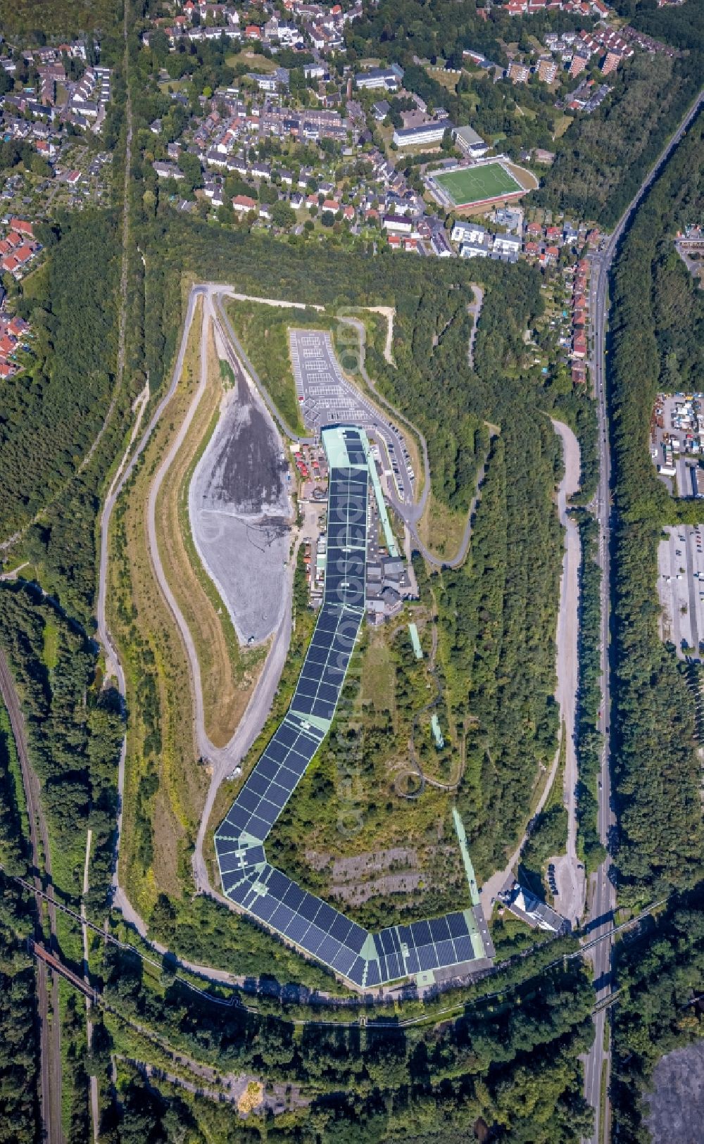 Aerial photograph Bottrop - Prosper heap on the north side of the Alpincenter in Bottrop in the state of North Rhine-Westphalia, Germany