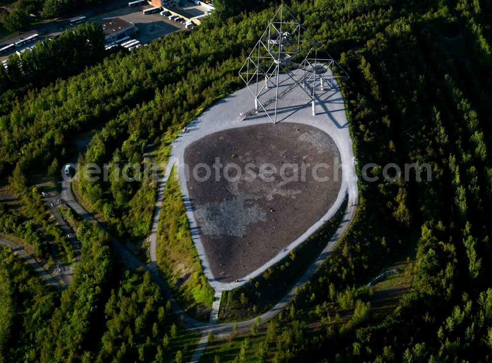 Aerial photograph Bottrop - View of the Haldenereignis Emscherblick in Bottrop in the state North Rhine-Westphalia. The Haldenereignis Emscherblik, also called tetrahedron, is a free accessible observation tower