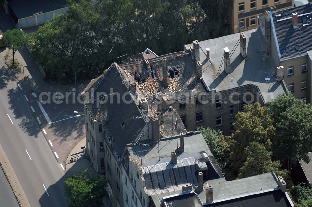 Aerial image Halle (Saale) - Blick auf das Dach der Ruine in der Volkmannstr.4 (Flurstück-Nr. 2117/94, Flur 6).