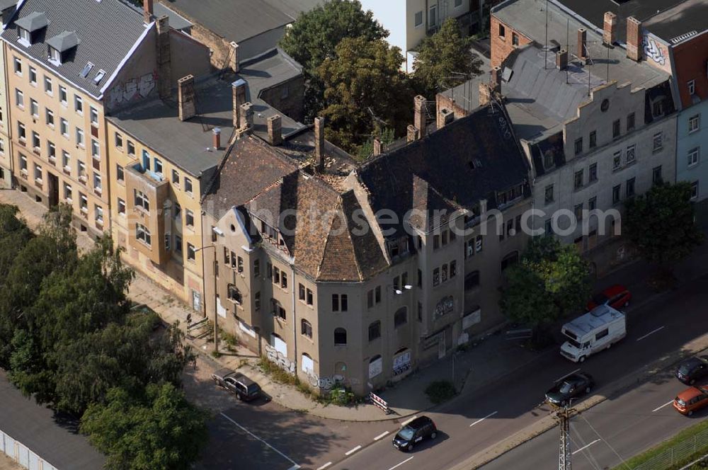 Halle (Saale) from the bird's eye view: Blick auf die Ruine Volkmannstr.4 (Flurstück-Nr. 2117/94, Flur 6).