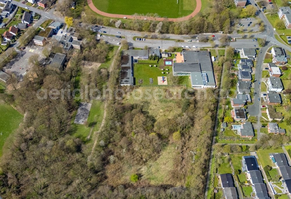 Aerial photograph Hamm - Spa and swimming pools at the swimming pool of the leisure facility of the Familien-Oase Heessen on Marienkirche in the district Heessen in Hamm at Ruhrgebiet in the state North Rhine-Westphalia, Germany