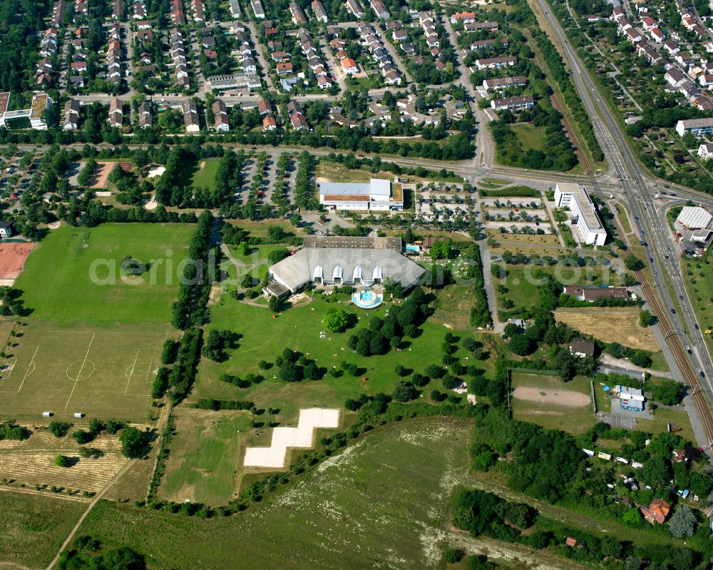 Karlsruhe from the bird's eye view: Indoor swimming pool and leisure facility Fan bath Karlsruhe on the street Am Sportpark in the district Hagsfeld in Karlsruhe in the state Baden-Wurttemberg, Germany