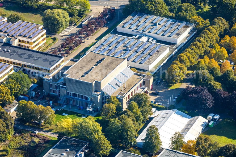 Aerial image Unna - Building of the indoor arena Erich Goepfert Stadthalle Unna , die Hellweg-Sporthallen and das Geschwister-Scholl-Gymnasium on Palaiseaustrasse in Unna in the state North Rhine-Westphalia, Germany