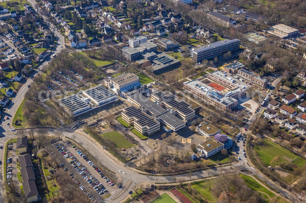 Unna from the bird's eye view: Building of the indoor arena Erich Goepfert Stadthalle Unna , die Hellweg-Sporthallen and das Geschwister-Scholl-Gymnasium on Palaiseaustrasse in Unna in the state North Rhine-Westphalia, Germany