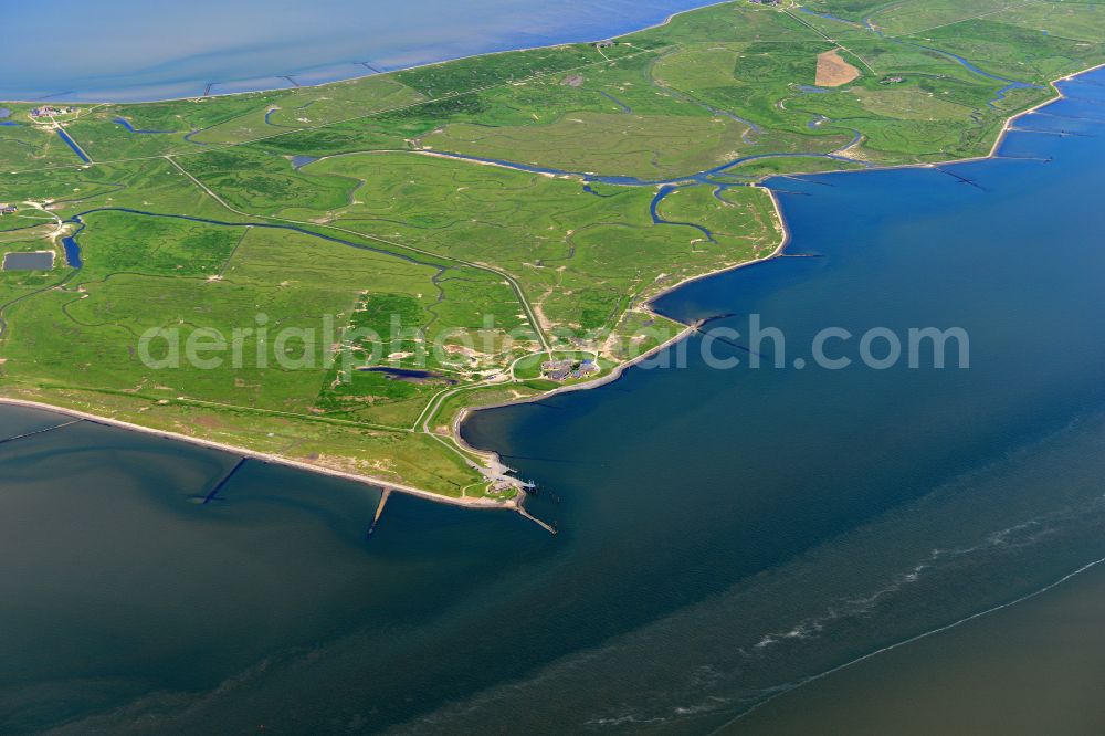Aerial photograph Langeneß - Green space structures a Hallig Landscape of North Sea in Langeness North Friesland in the state Schleswig-Holstein, Germany