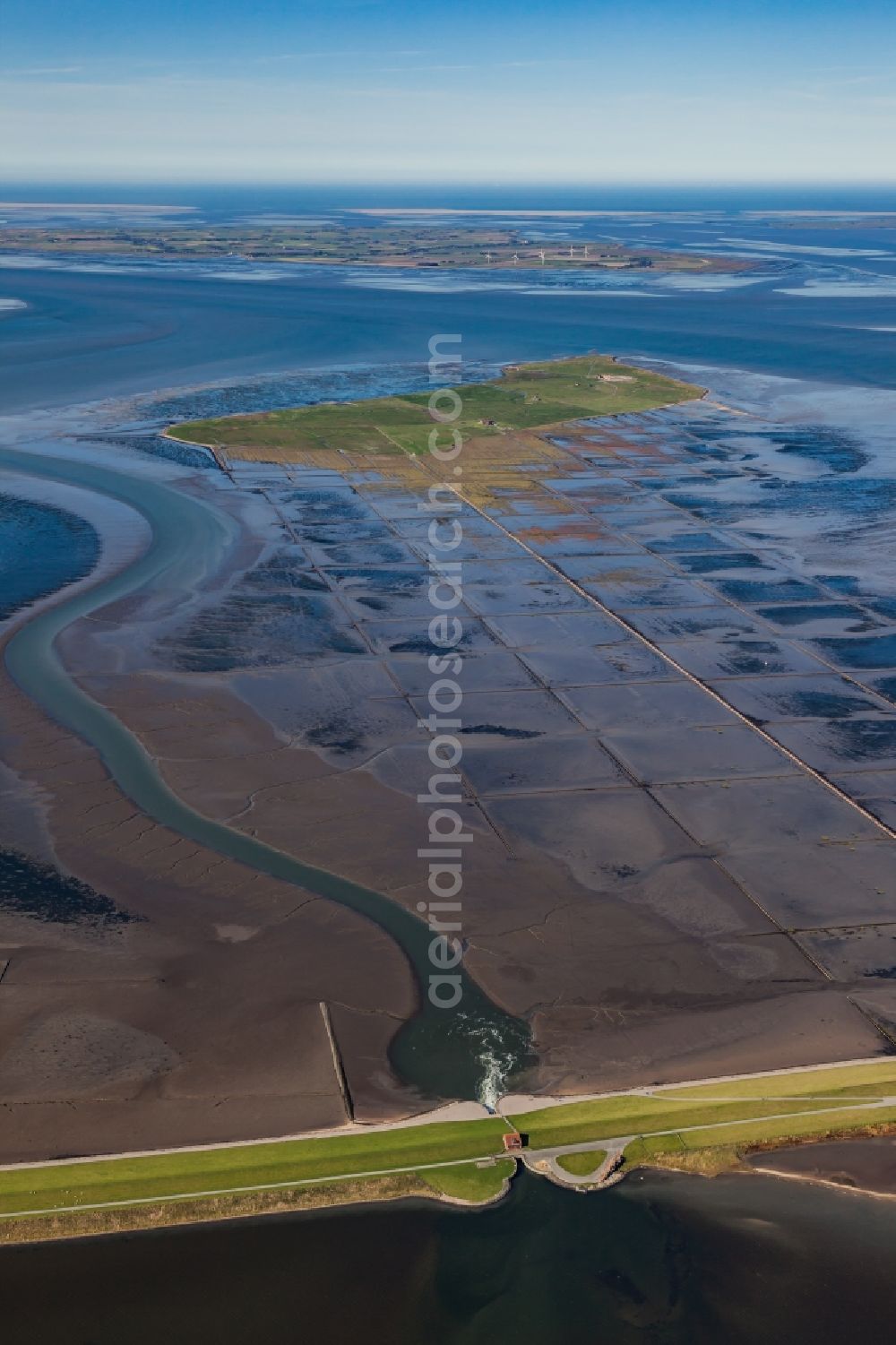 Aerial photograph Nordstrandischmoor - Green space structures a Hallig Landscape in the North Sea in Nordstrandischmoor in the state Schleswig-Holstein, Germany