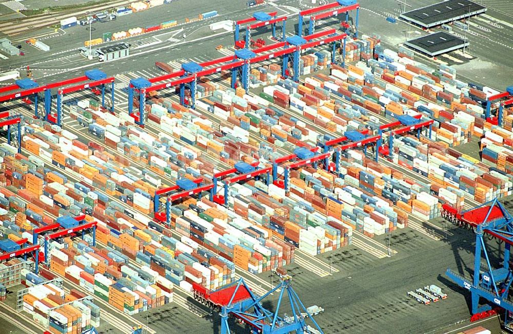 Hamburg-Altenwerda / Hamburg from the bird's eye view: Hamburg-Altenwerda / Hamburg Blick auf den neuen Container-Überseehafen Container Terminal Altenwerder in Hamburg-West an der Elbe EUROGATE Technical Services GmbH, Hamburg Kurt-Eckelmann-Str. 1 21129 Hamburg, Germany Phone: +49 / 40 / 7405-2481 Fax: +49 / 40 / 7405-2809 eMail: tshh@eurogate.de Homepage: