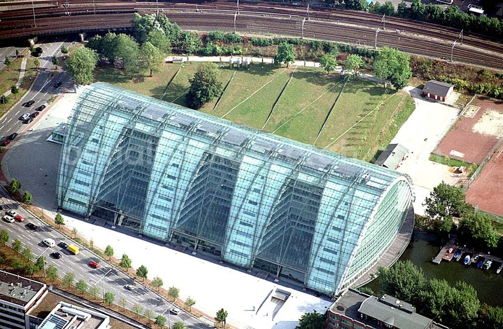 Hamburg from the bird's eye view: Hamburg Blick auf Am Berliner Tor / Büro- und Geschäftshausneubau in Hamburg. Architekt: Bothe, Richter, Teherani, Hamburg, Bauherr: Becken Investitionen und Vermögensverwaltung Bauzeit: August 1998 - Ende 2001