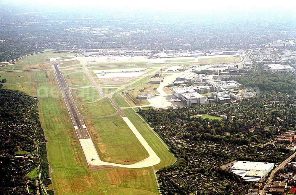 Hamburg, Fuhlsbüttel from above - Hamburg Blick auf den Flughafen Hamburg-Fuhlsbüttel von Westen her 06.09.03