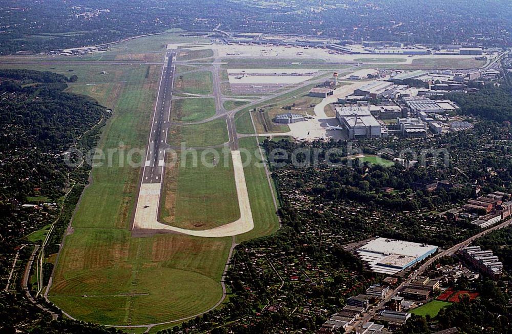 Aerial image Hamburg, Fuhlsbüttel - Hamburg Blick auf den Flughafen Hamburg-Fuhlsbüttel von Westen her 06.09.03