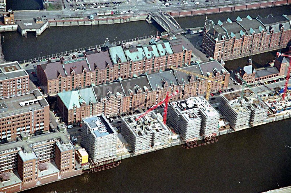 Hamburg from above - , Neubau der Hamburger Hafencity an Alster und ELbe durch die Hafen City Hamburg GmbH, Am Sandkai 1 in 20457 Hamburg, VITERRA AG, ECE GmbH,