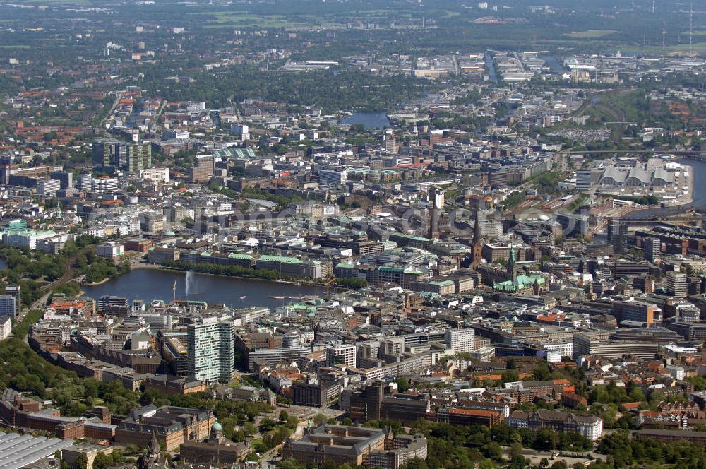 Aerial photograph Hamburg - Blick auf die Hamburger Altstadt an der Binnenalster.