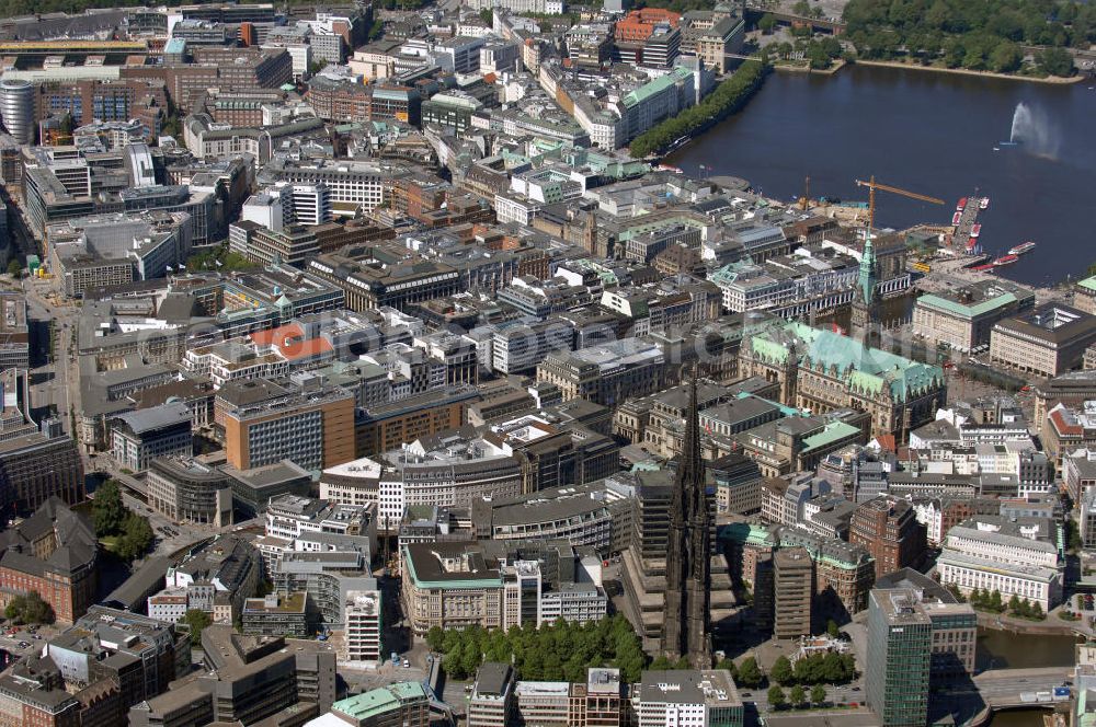 Aerial image Hamburg - Blick auf die Hamburger Altstadt mit der St. Nikolai und dem Rathaus an der Binnenalster.