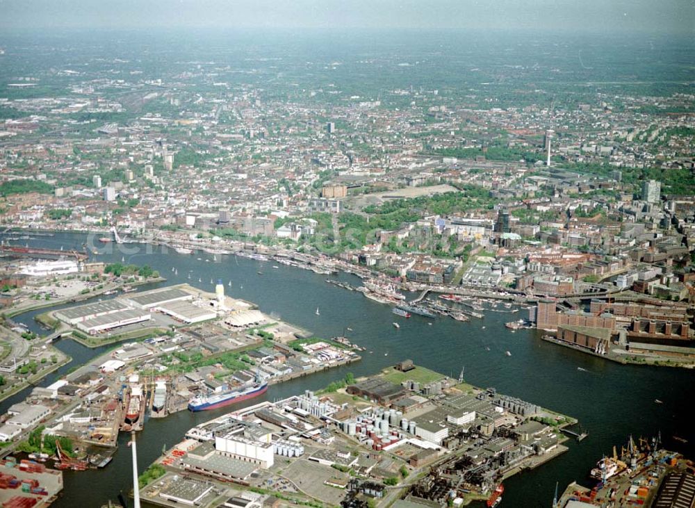 Hamburg from above - Hamburger Altstadt mit Hafenbereich