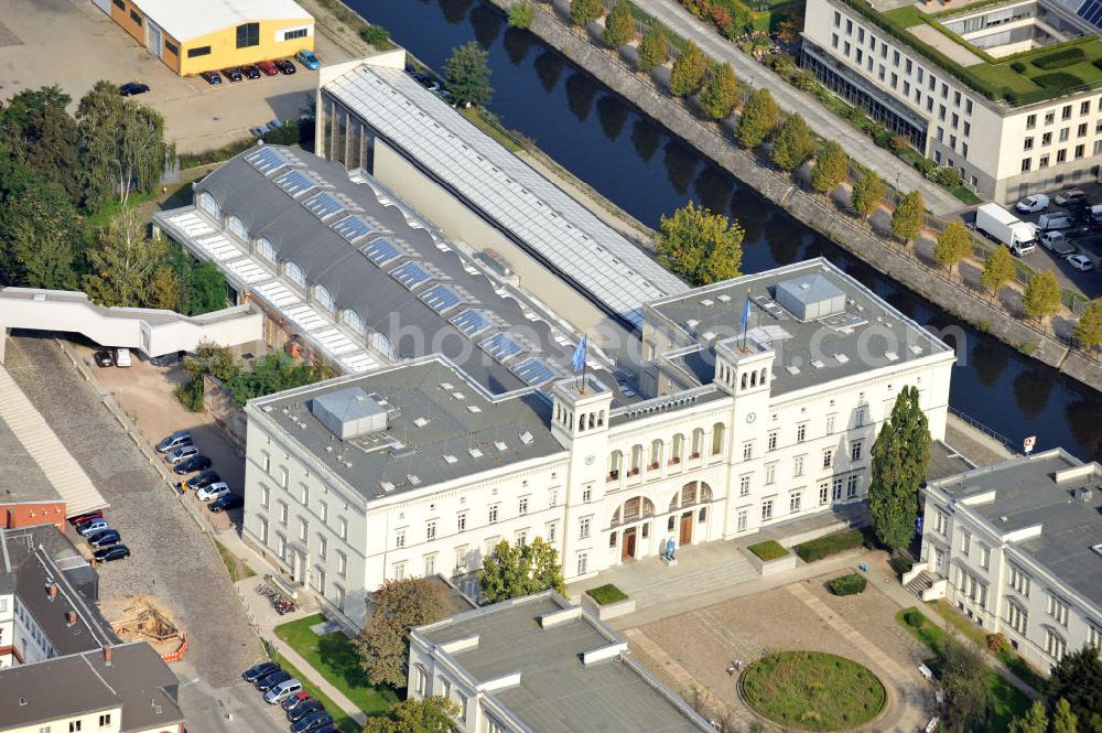 Berlin Mitte from the bird's eye view: Im Hamburger Bahnhof Berlin Mitte befindet sich das Museum für Gegenwart. Es gehört zu den Staatlichen Museen zu Berlin. The Haburger Bahnhof it hosts the Museum für Gegenwart, which belongs to Staatliche Museen zu Berlin.