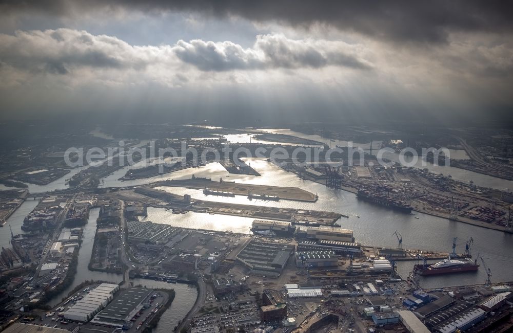 Hamburg from the bird's eye view: Port of Hamburg with the Blohm + Voss shipyard in Hamburg