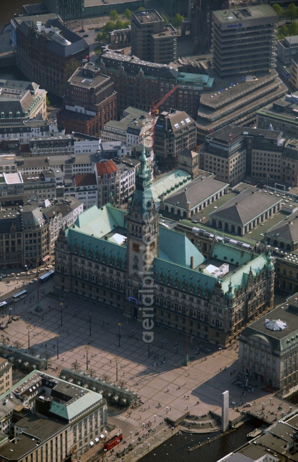 Aerial photograph Hamburg - The City Hall is the seat of citizenship (Parliament) and the Senate (Government) of the Free and Hanseatic City of Hamburg. The town hall is part of the North German Renaissance style