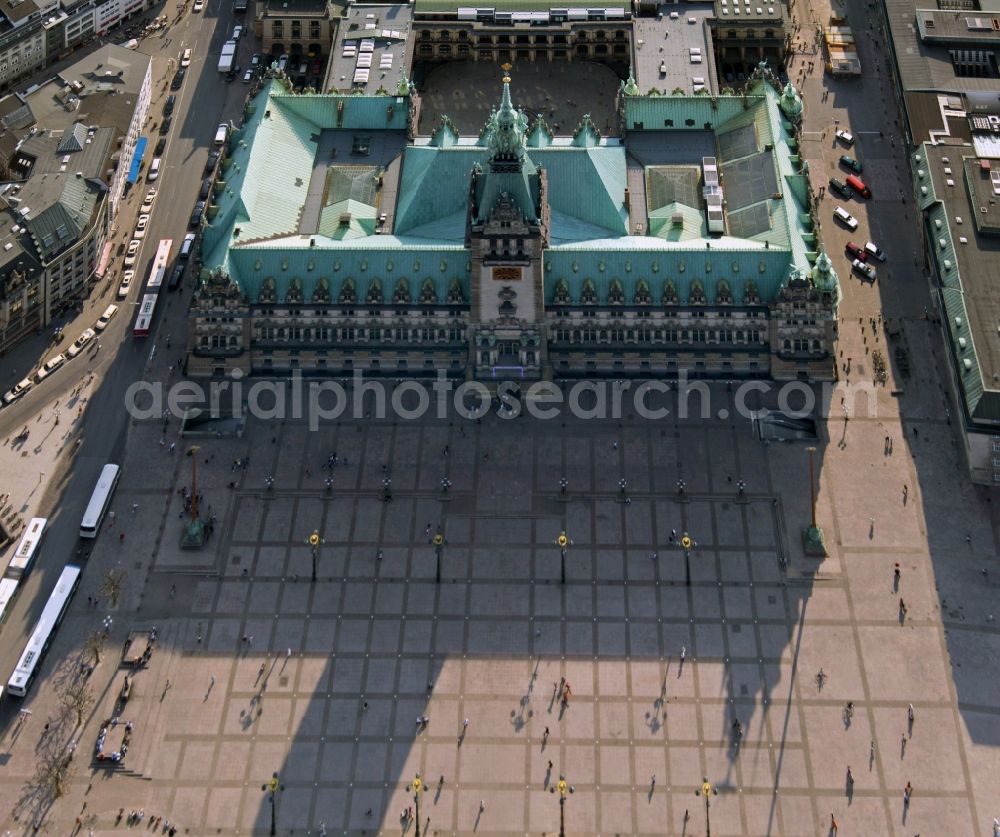 Hamburg from above - The City Hall is the seat of citizenship (Parliament) and the Senate (Government) of the Free and Hanseatic City of Hamburg. The town hall is part of the North German Renaissance style