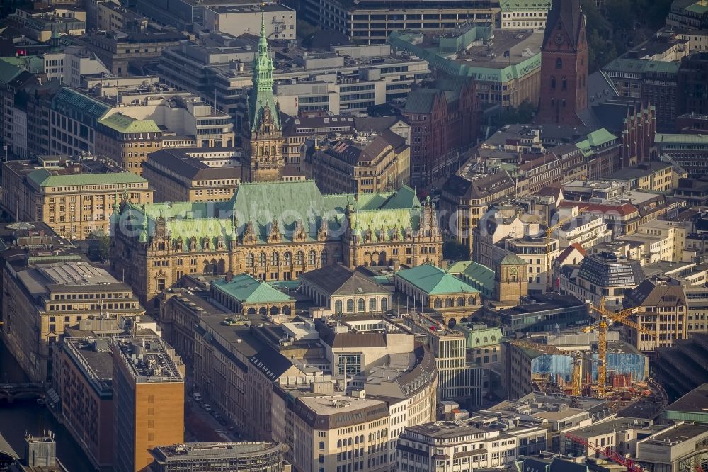 Aerial image Hamburg - The City Hall is the seat of citizenship (Parliament) and the Senate (Government) of the Free and Hanseatic City of Hamburg. The town hall is part of the North German Renaissance style