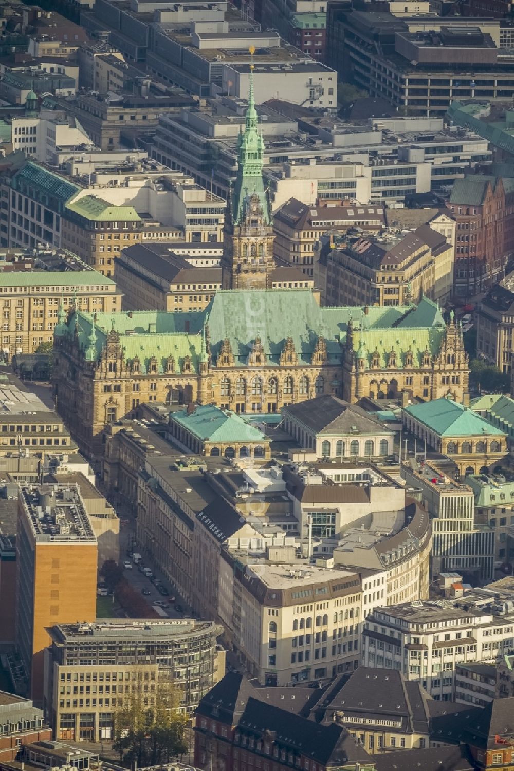 Aerial photograph Hamburg - The City Hall is the seat of citizenship (Parliament) and the Senate (Government) of the Free and Hanseatic City of Hamburg. The town hall is part of the North German Renaissance style